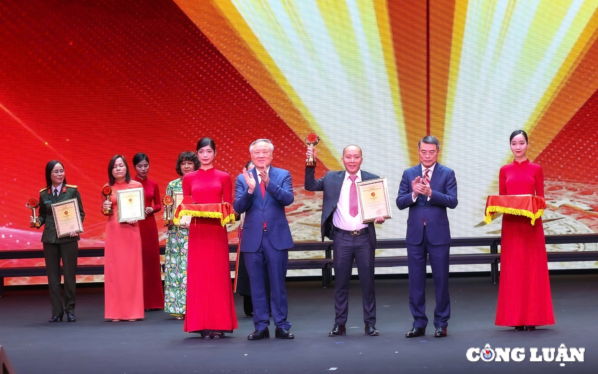 bao nha bao cong luan doat giai b giai bua liem vang lan thu ix nam 2024 hinh 1