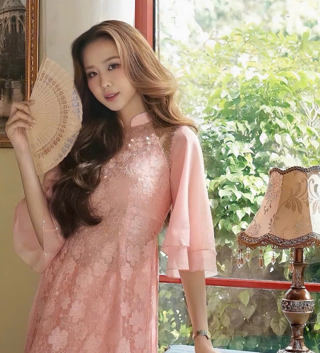 Bí quyết để diện áo dài thật đẹp trong ngày tết- Ảnh 1. Bí quyết để diện áo dài thật đẹp trong ngày tết- Ảnh 1.
