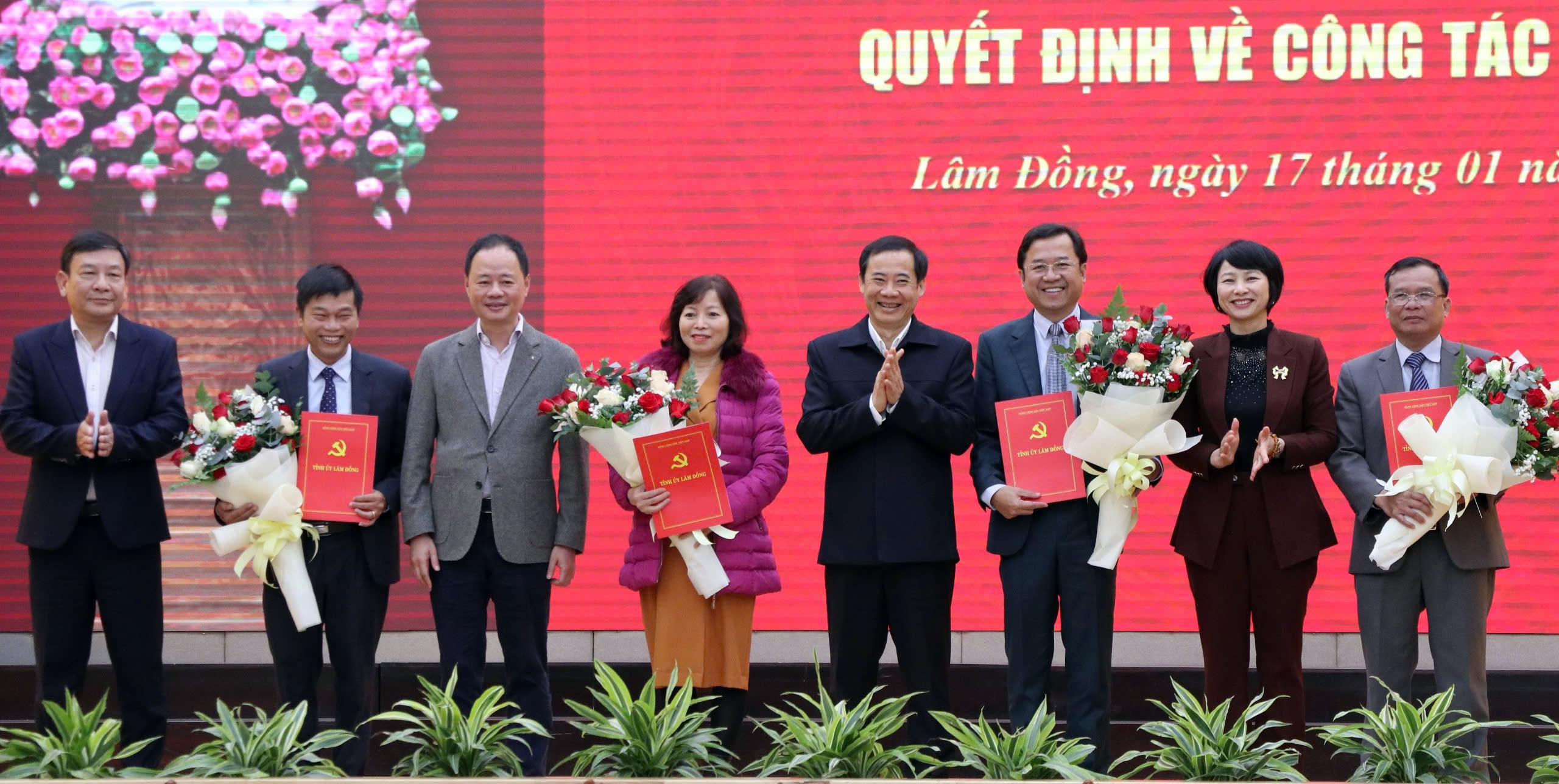 Bí thư Thành ủy Bảo Lộc làm Trưởng Ban Tuyên giáo và Dân vận Tỉnh ủy Lâm Đồng- Ảnh 1. Bí thư Thành ủy Bảo Lộc làm Trưởng Ban Tuyên giáo và Dân vận Tỉnh ủy Lâm Đồng- Ảnh 1.