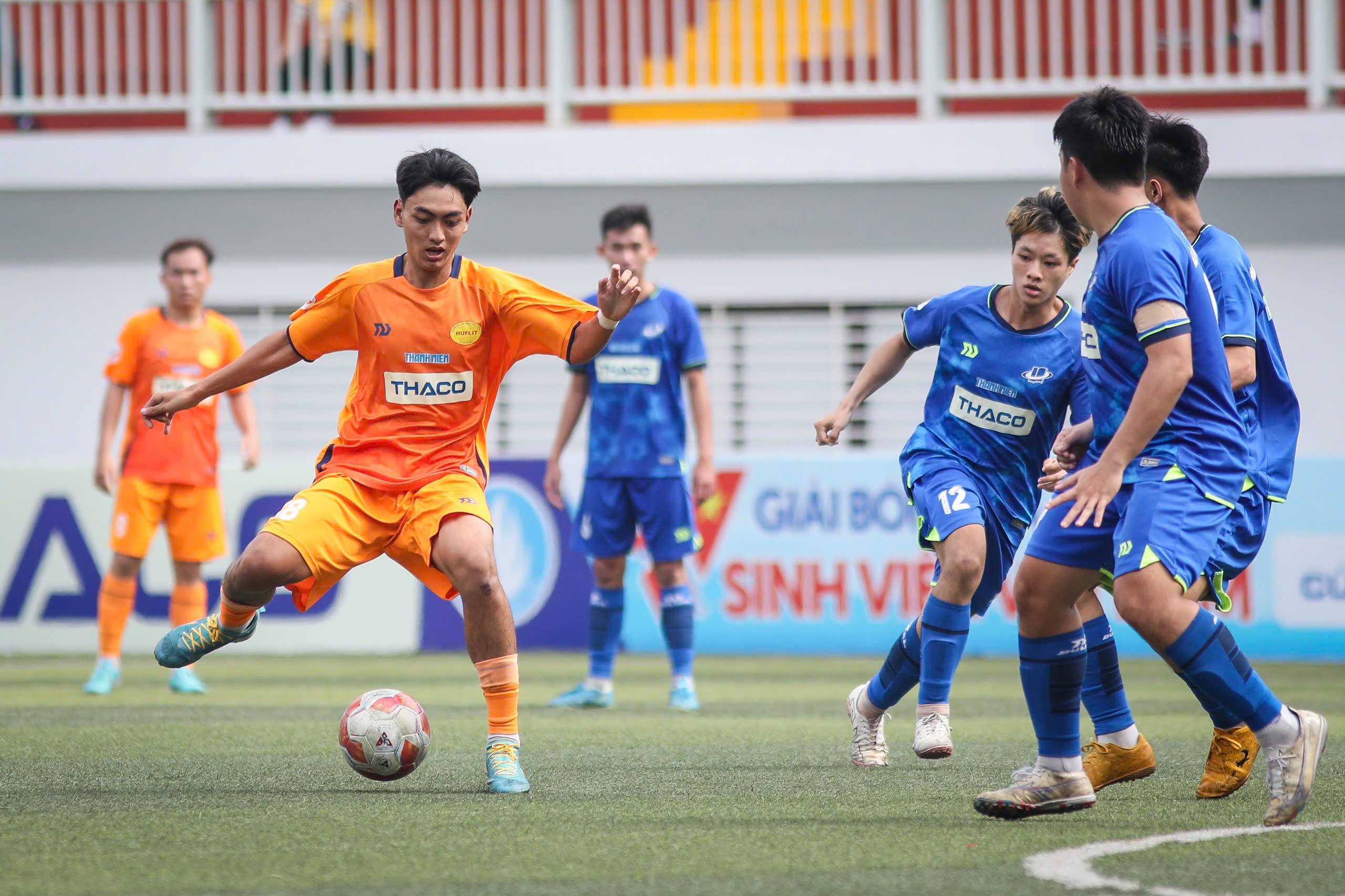 Bùng nổ bàn thắng- Ảnh 1. Bùng nổ bàn thắng- Ảnh 1.