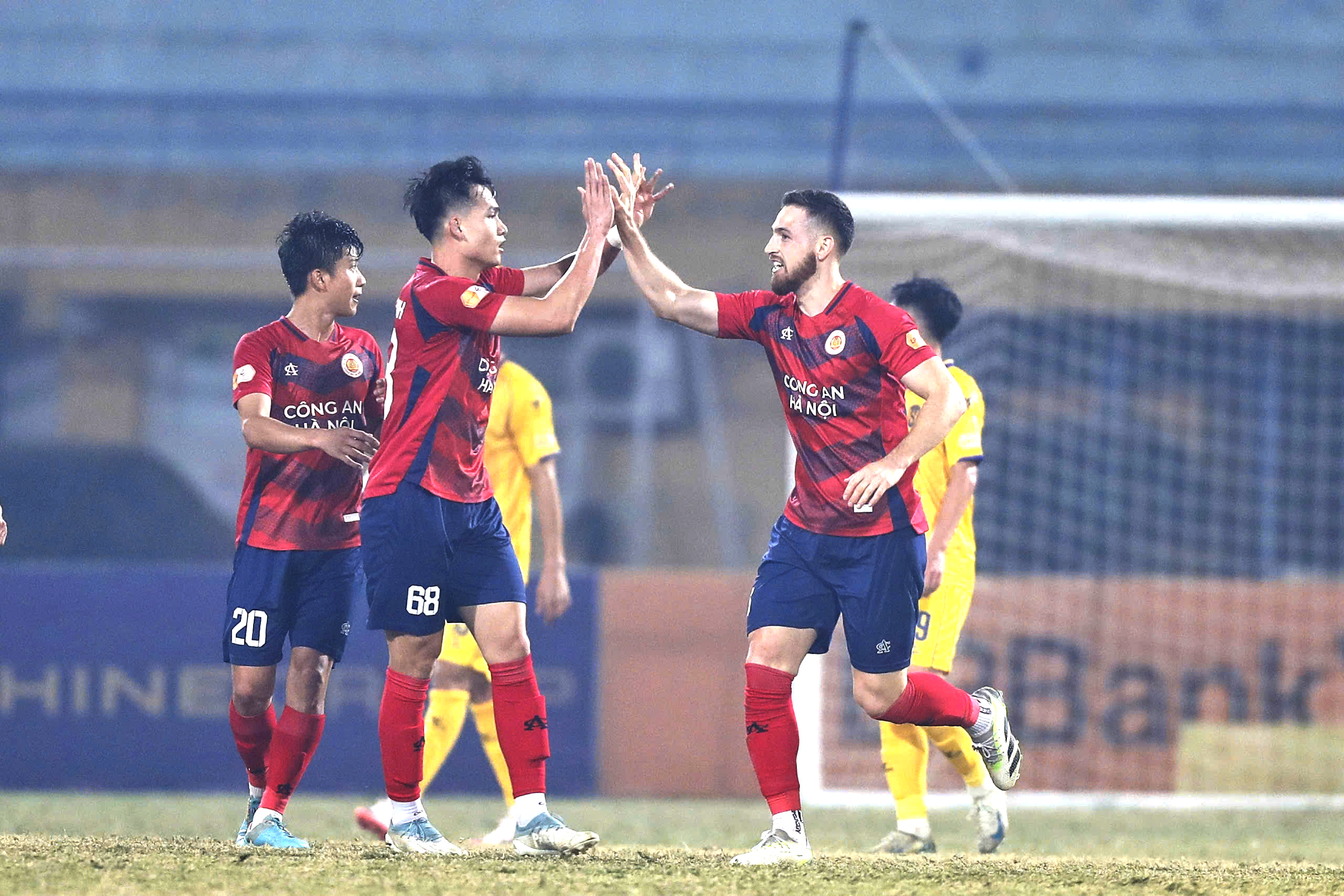 Lịch thi đấu hôm nay: Bước đệm giúp CLB Công an Hà Nội trở lại cuộc đua V-League- Ảnh 1. Lịch thi đấu hôm nay: Bước đệm giúp CLB Công an Hà Nội trở lại cuộc đua V-League- Ảnh 1.