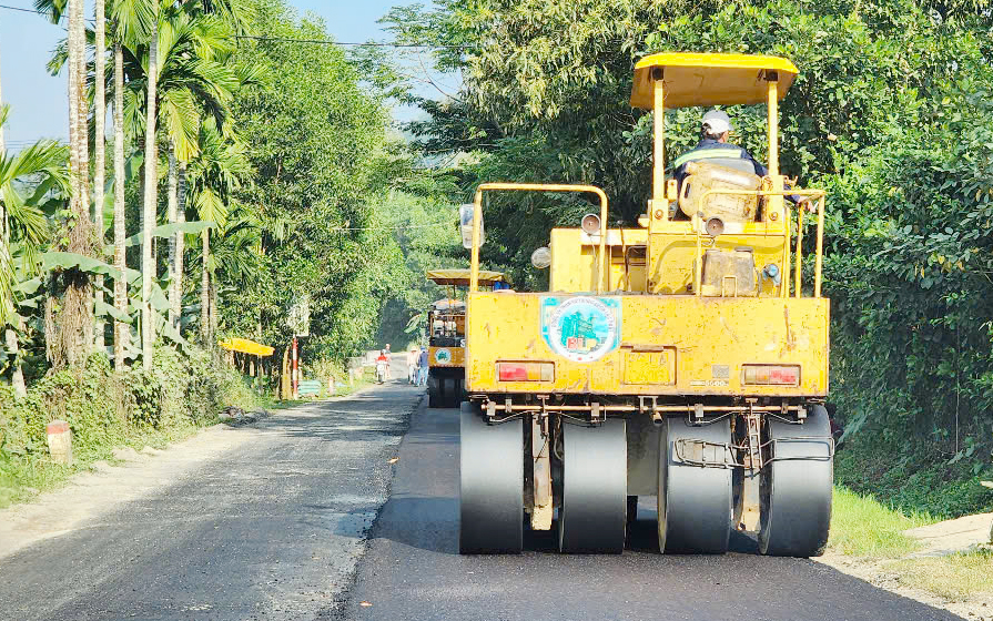 Các tuyến quốc lộ ở Quảng Ngãi bị hư hỏng được sửa chữa đến đâu?- Ảnh 1. Các tuyến quốc lộ ở Quảng Ngãi bị hư hỏng được sửa chữa đến đâu?- Ảnh 1.