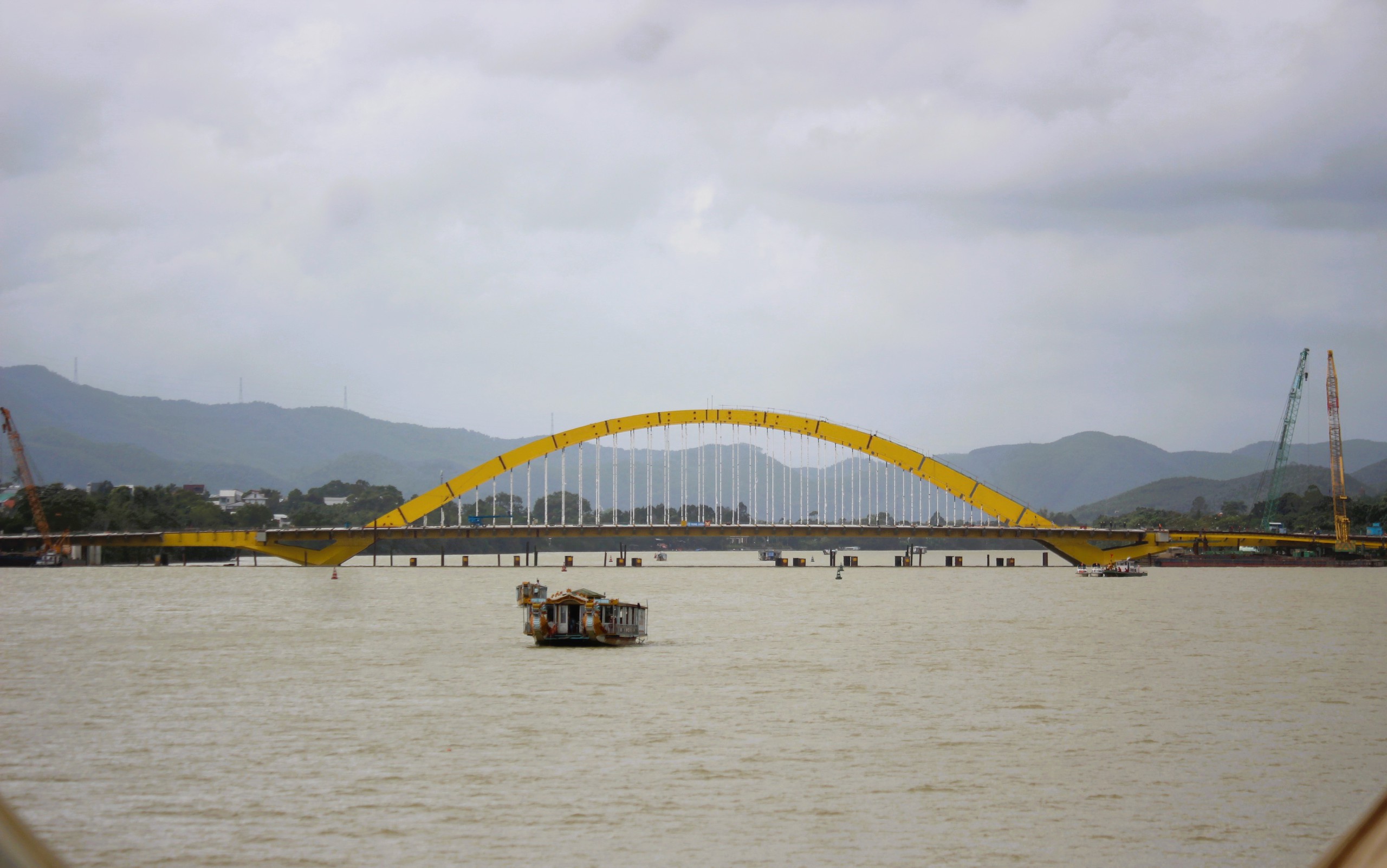 Chốt thời gian thông tuyến cầu vòm thép khủng ở Huế vào cuối tháng 3- Ảnh 1. Chốt thời gian thông tuyến cầu vòm thép khủng ở Huế vào cuối tháng 3- Ảnh 1.