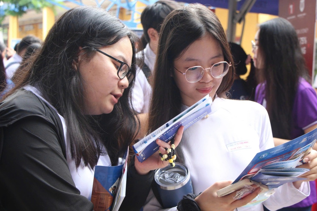 Chuyên gia mách chiêu chọn 2 môn tự chọn thi tốt nghiệp THPT - 2 Chuyên gia mách chiêu chọn 2 môn tự chọn thi tốt nghiệp THPT - 2
