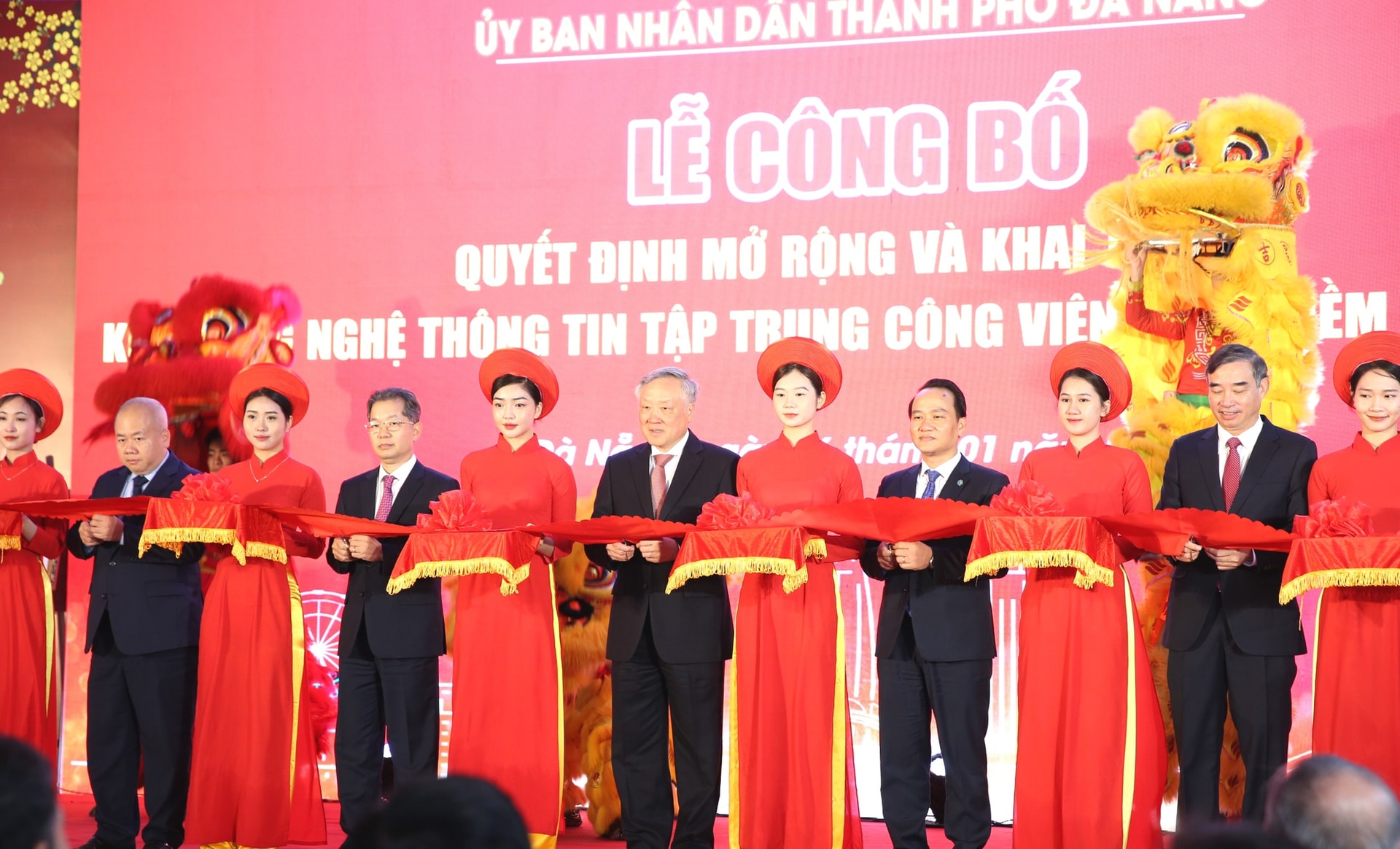 Công bố Quyết định mở rộng và khai trương Khu công nghệ thông tin tập trung Công viên phần mềm Đà Nẵng số 2- Ảnh 1. Công bố Quyết định mở rộng và khai trương Khu công nghệ thông tin tập trung Công viên phần mềm Đà Nẵng số 2- Ảnh 1.