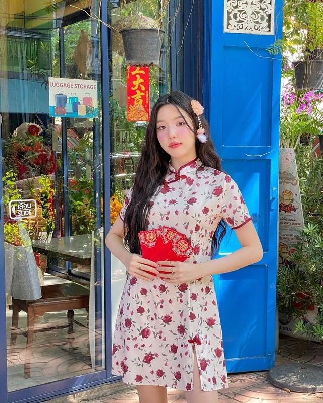 Đắm mình trong không khí mùa xuân với chiếc váy hoa- Ảnh 1. Đắm mình trong không khí mùa xuân với chiếc váy hoa- Ảnh 1.