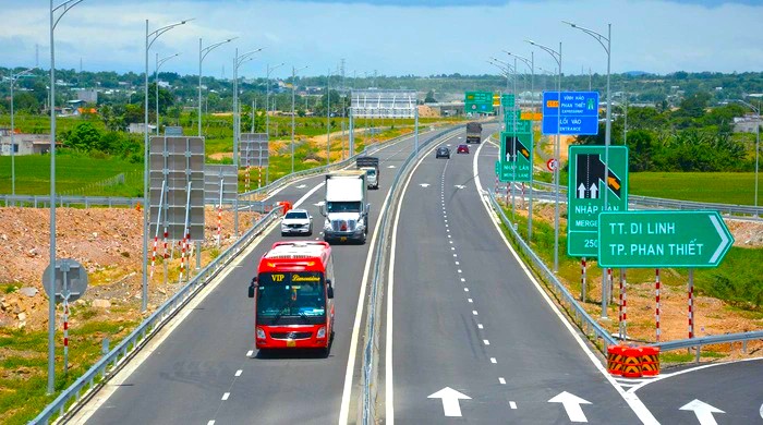 Đề xuất thu phí 6 tuyến cao tốc do Nhà nước đầu tư- Ảnh 1. Đề xuất thu phí 6 tuyến cao tốc do Nhà nước đầu tư- Ảnh 1.