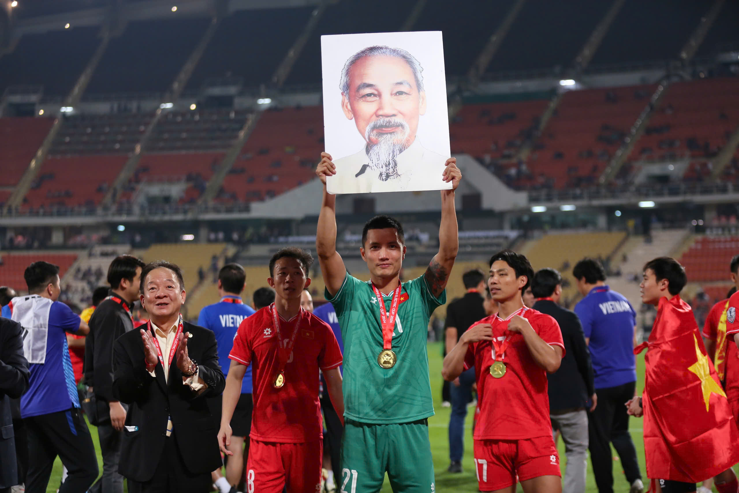 Đội tuyển Việt Nam được thưởng vài chục tỉ đồng sau chiến tích vô địch AFF Cup- Ảnh 1. Đội tuyển Việt Nam được thưởng vài chục tỉ đồng sau chiến tích vô địch AFF Cup- Ảnh 1.