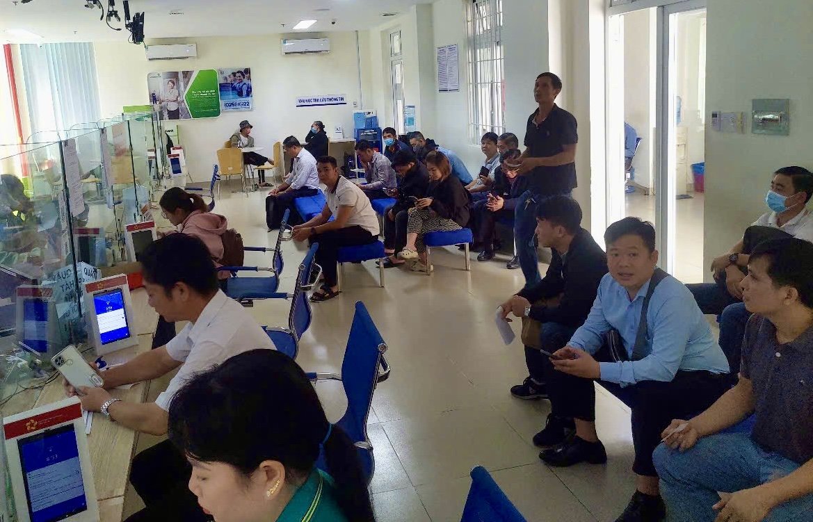 Đồng Nai lại tạm dừng một số thủ tục cấp đổi giấy phép lái xe- Ảnh 1. Đồng Nai lại tạm dừng một số thủ tục cấp đổi giấy phép lái xe- Ảnh 1.