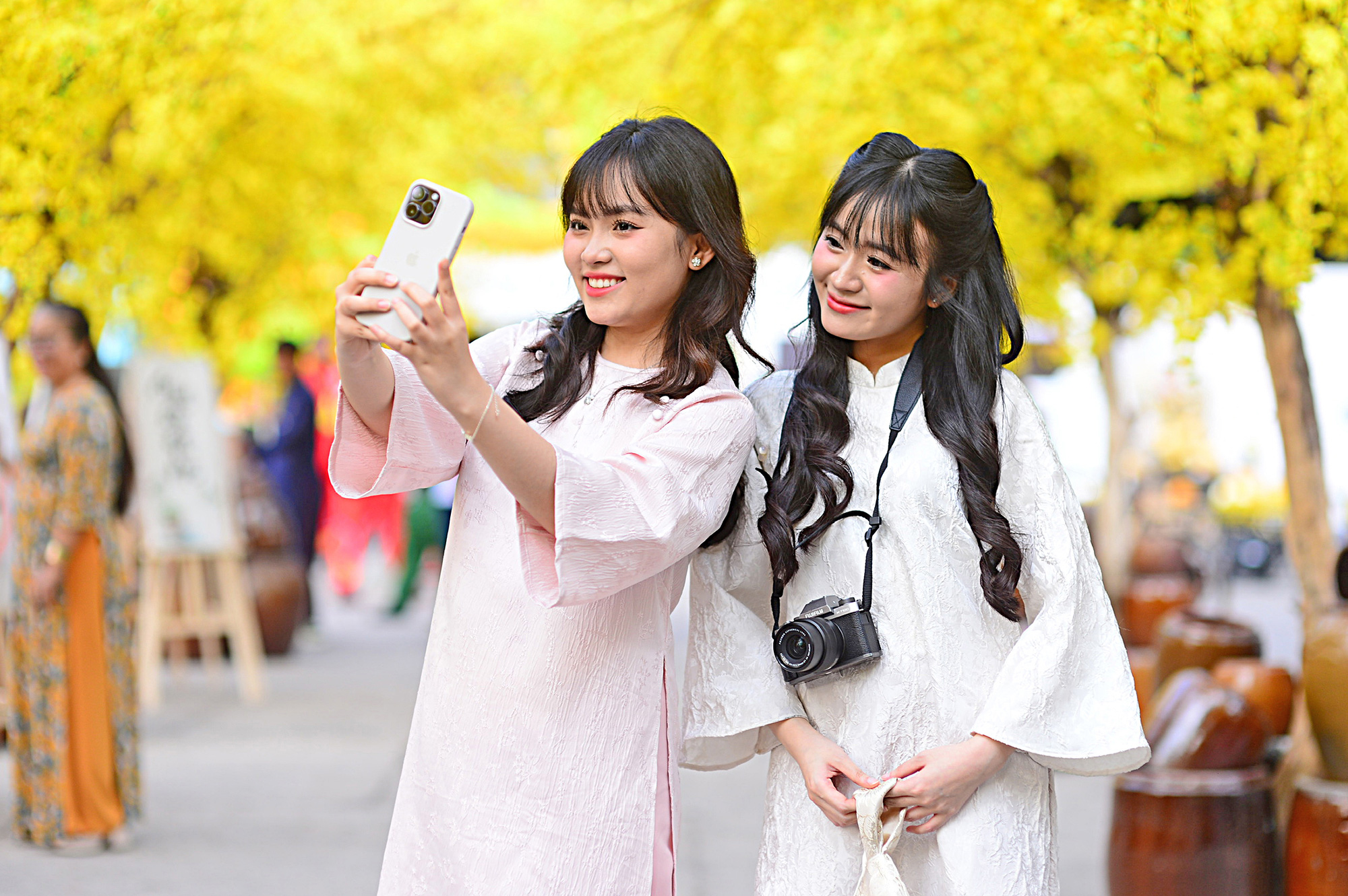 Đua mang AI vào smartphone - Ảnh 1. Đua mang AI vào smartphone - Ảnh 1.