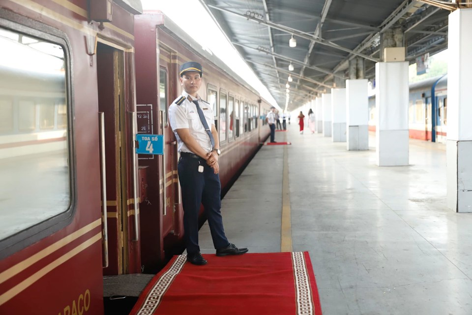 Tàu du lịch Sjourney cao cấp. Ảnh AT