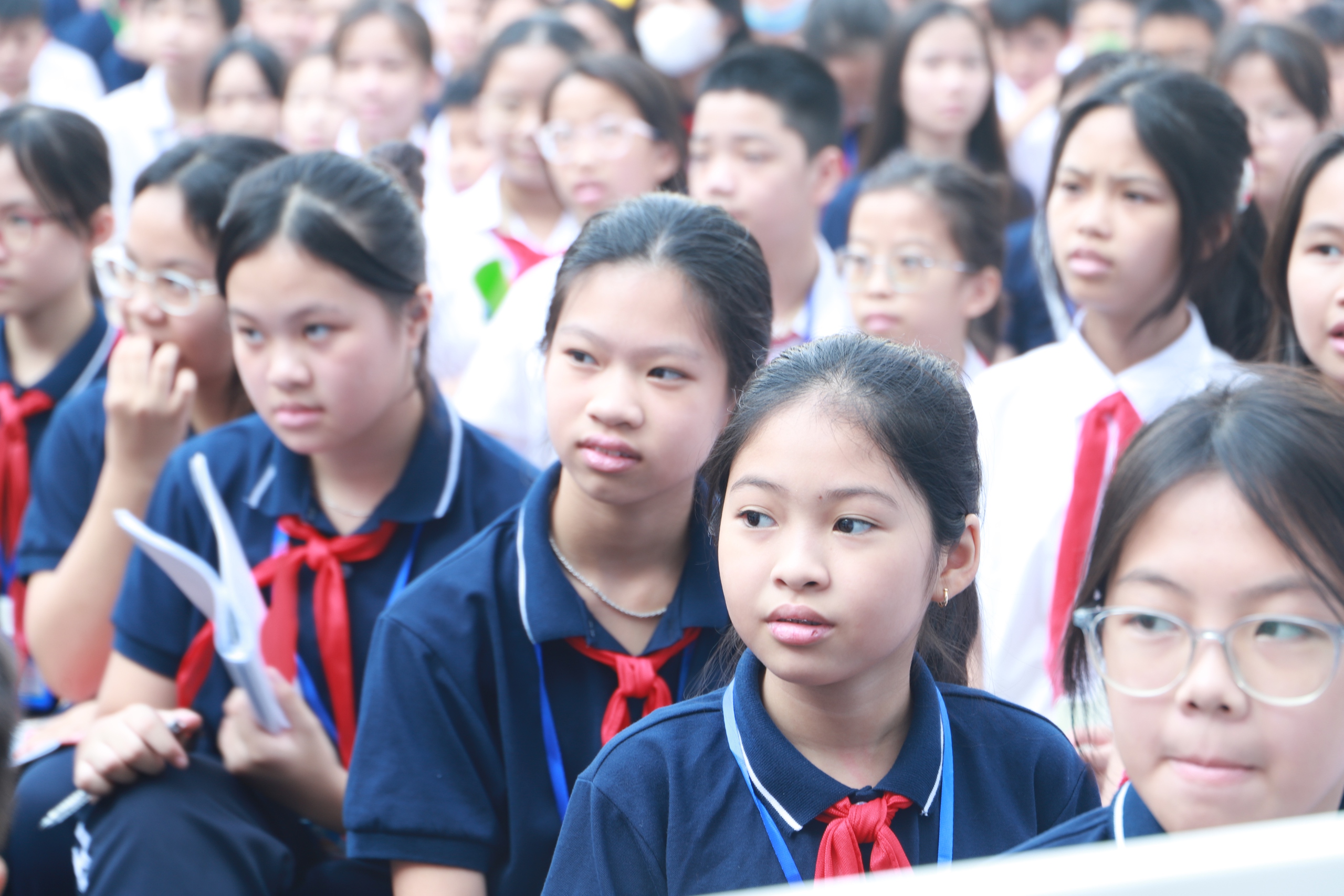 Siết dạy thêm, học thêm: Phụ huynh nhẹ áp lực, giáo viên 'kêu trời'- Ảnh 2. Siết dạy thêm, học thêm: Phụ huynh nhẹ áp lực, giáo viên 'kêu trời'- Ảnh 2.