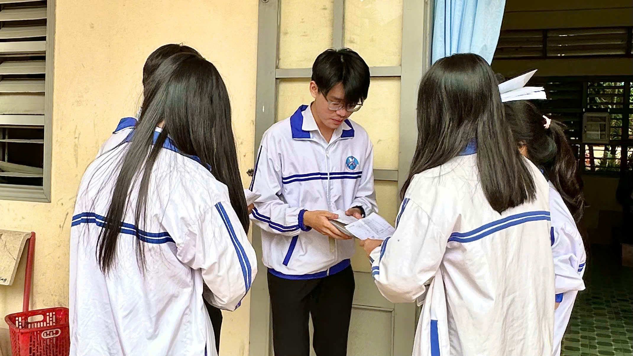 Giúp học sinh ‘cai’ điện thoại và hứng khởi hơn khi đến trường- Ảnh 2. Giúp học sinh ‘cai’ điện thoại và hứng khởi hơn khi đến trường- Ảnh 2.