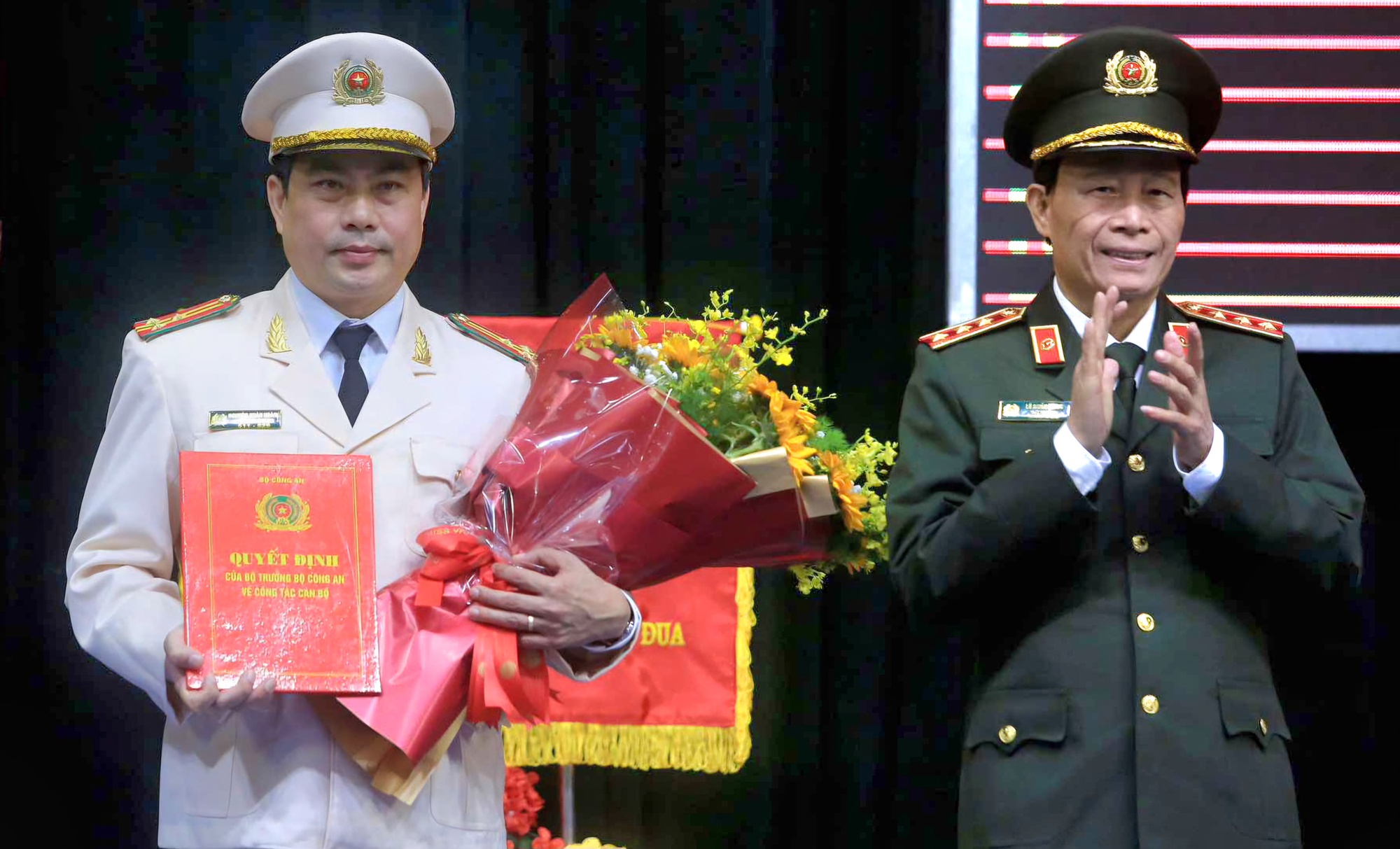 Hai phó giám đốc Công an tỉnh Quảng Nam vừa được bổ nhiệm là ai?- Ảnh 1. Hai phó giám đốc Công an tỉnh Quảng Nam vừa được bổ nhiệm là ai?- Ảnh 1.