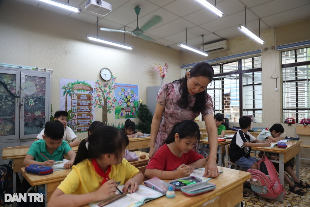 Hàng trăm giáo viên Hà Nội có nguy cơ mất thưởng Tết - 1 Hàng trăm giáo viên Hà Nội có nguy cơ mất thưởng Tết - 1