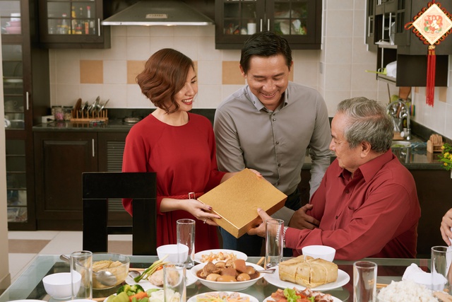 Hành trang Tết này bạn mang về cho gia đình là gì?- Ảnh 1. Hành trang Tết này bạn mang về cho gia đình là gì?- Ảnh 1.