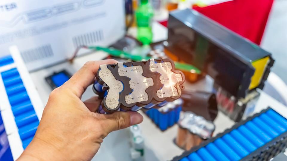 Hé lộ 'bí quyết' mới giúp pin điện thoại bền hơn- Ảnh 1. Hé lộ 'bí quyết' mới giúp pin điện thoại bền hơn- Ảnh 1.