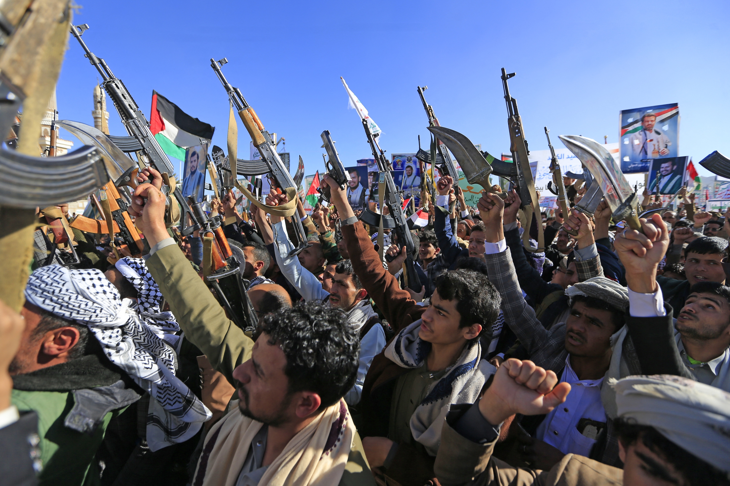 Houthi tấn công tàu sân bay Mỹ, cảnh báo về thỏa thuận ngừng bắn Gaza- Ảnh 1. Houthi tấn công tàu sân bay Mỹ, cảnh báo về thỏa thuận ngừng bắn Gaza- Ảnh 1.