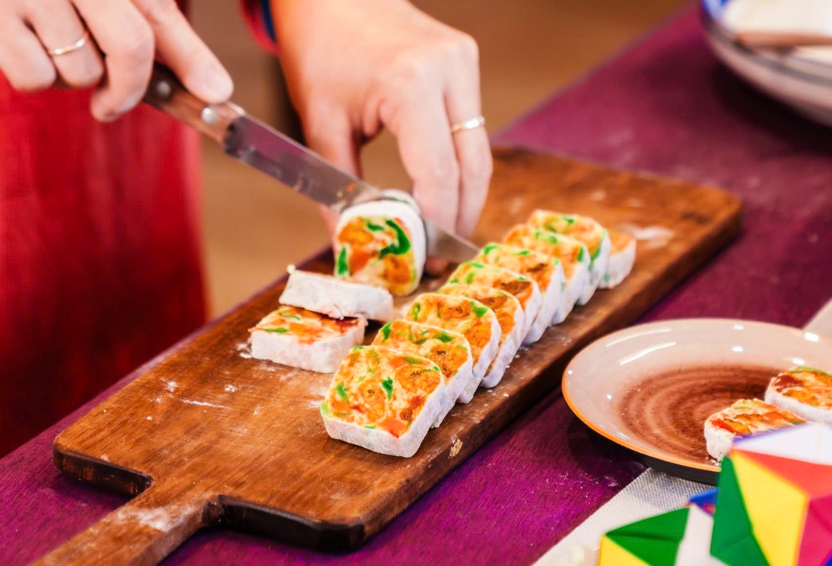 Giữ hương tết xưa: Lạ lẫm bánh bó mứt- Ảnh 1. Giữ hương tết xưa: Lạ lẫm bánh bó mứt- Ảnh 1.