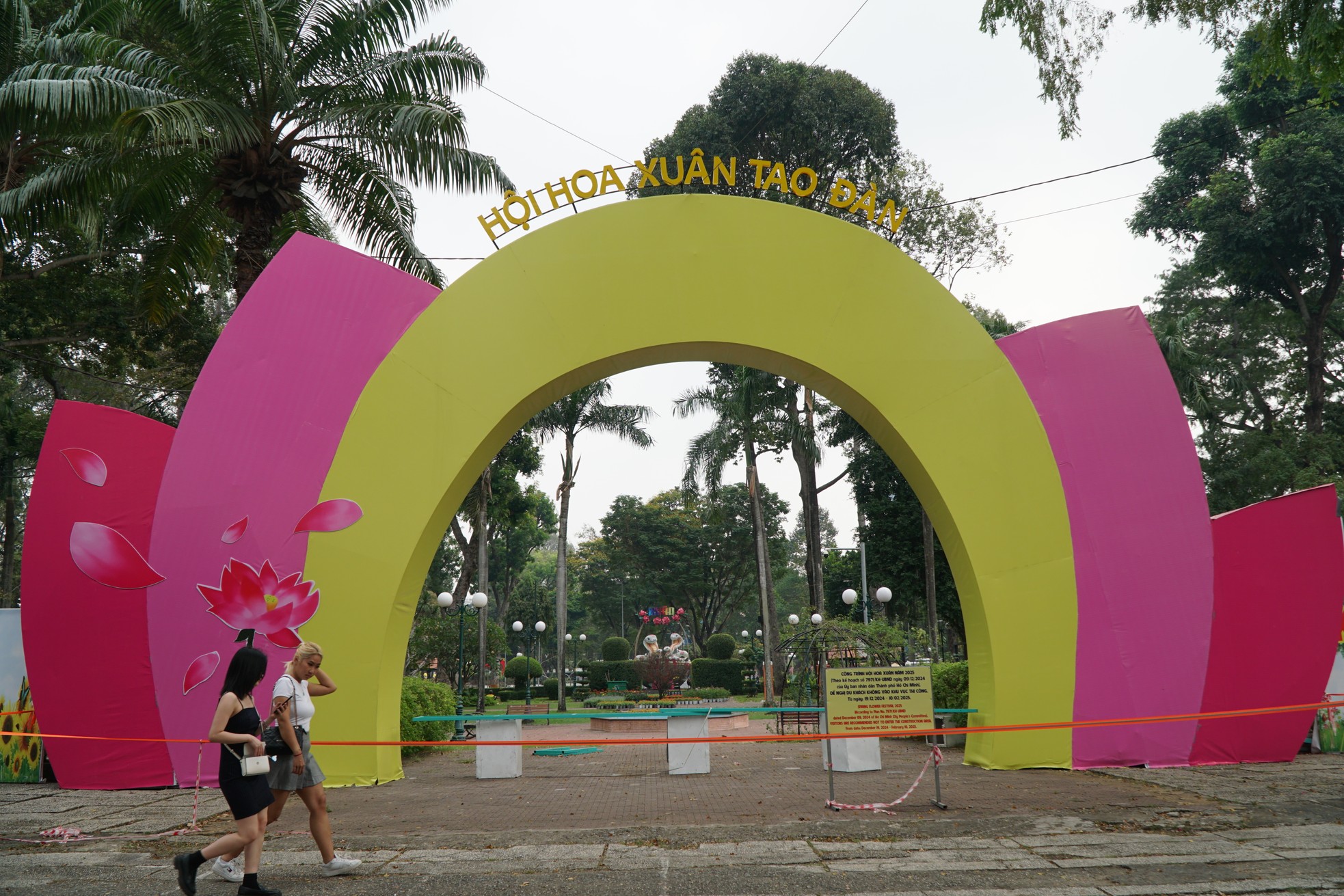 Lộ diện linh vật rắn tại công viên hơn trăm tuổi ở TPHCM ảnh 1