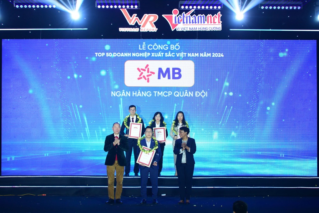 MB vào nhóm 13 doanh nghiệp xuất sắc nhất Việt Nam năm 2024 của VNR500 - 2 MB vào nhóm 13 doanh nghiệp xuất sắc nhất Việt Nam năm 2024 của VNR500 - 2