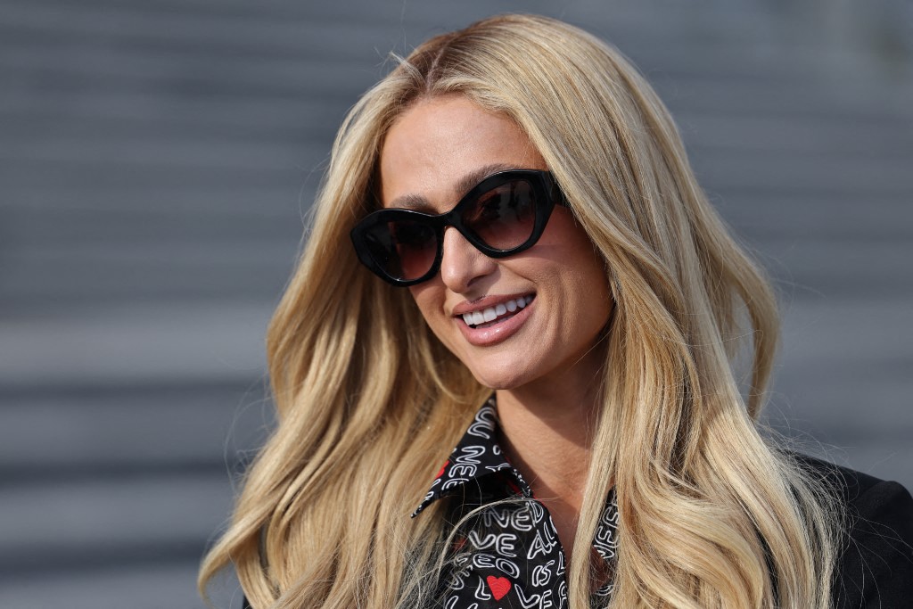 Nhà của Paris Hilton và nhiều người nổi tiếng bị biến thành đống đổ nát - Ảnh 1. Nhà của Paris Hilton và nhiều người nổi tiếng bị biến thành đống đổ nát - Ảnh 1.