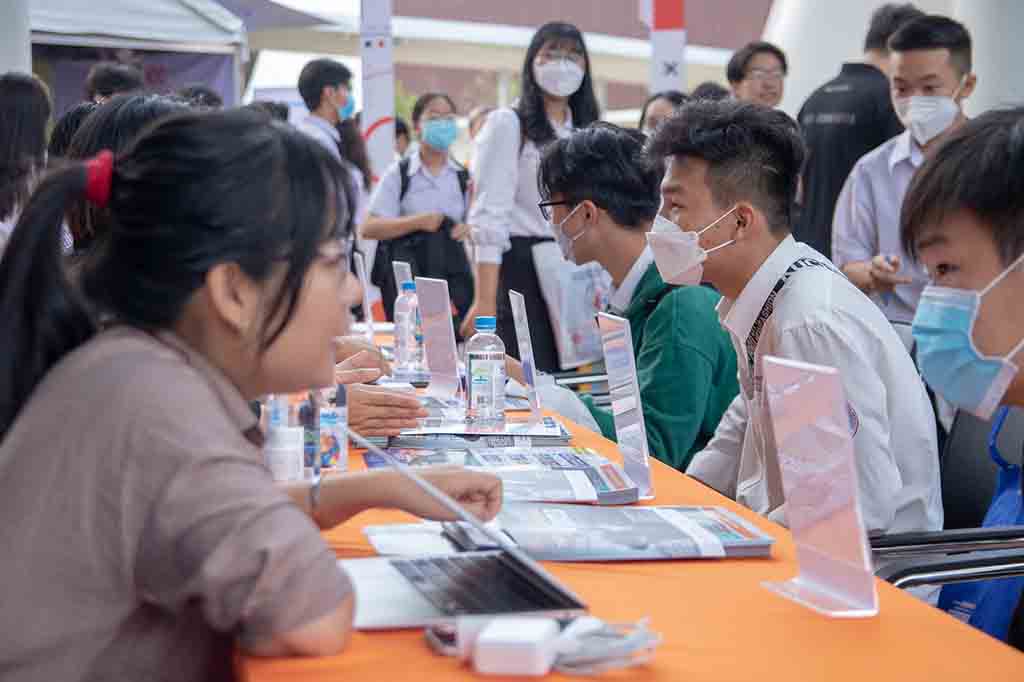 Tư vấn mùa thi 2025: Nhiều hoạt động hấp dẫn tại 12 tỉnh, thành- Ảnh 1. Tư vấn mùa thi 2025: Nhiều hoạt động hấp dẫn tại 12 tỉnh, thành- Ảnh 1.