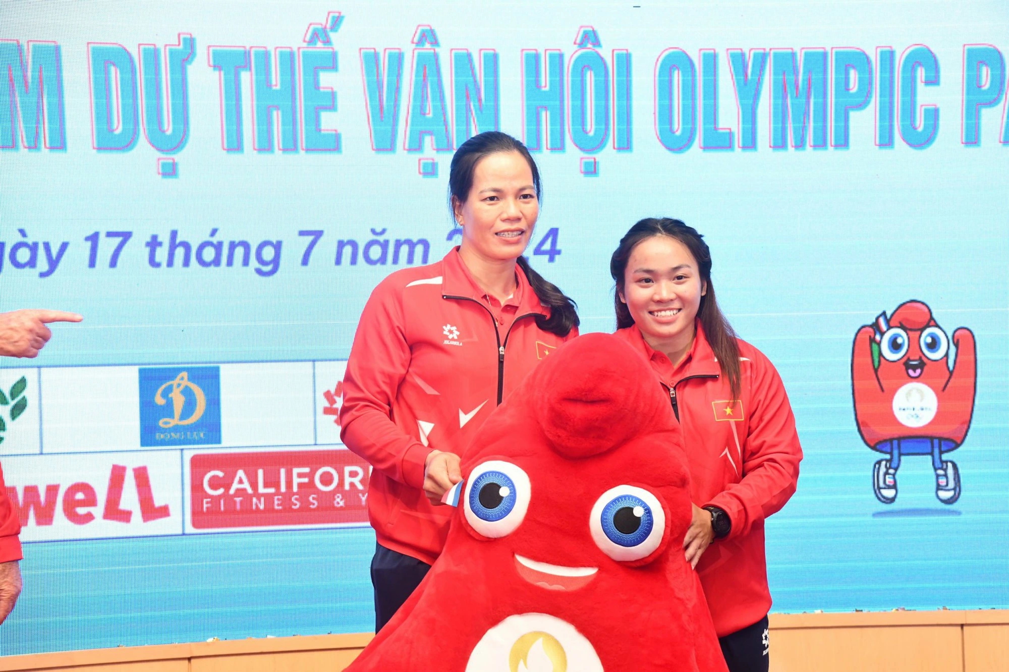 Vụ Nguyễn Thị Hương xin nghỉ tập: Nhiều trưởng bộ môn ở Vĩnh Phúc phải đi vay mượn…- Ảnh 1. Vụ Nguyễn Thị Hương xin nghỉ tập: Nhiều trưởng bộ môn ở Vĩnh Phúc phải đi vay mượn…- Ảnh 1.