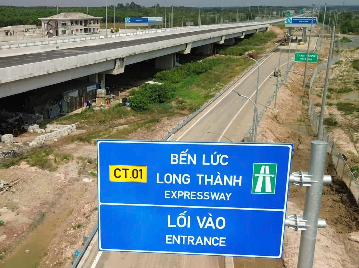 Nỗ lực thông xe 6km cao tốc Bến Lức - Long Thành từ Nhơn Trạch ra QL51 trước Tết- Ảnh 1. Nỗ lực thông xe 6km cao tốc Bến Lức - Long Thành từ Nhơn Trạch ra QL51 trước Tết- Ảnh 1.