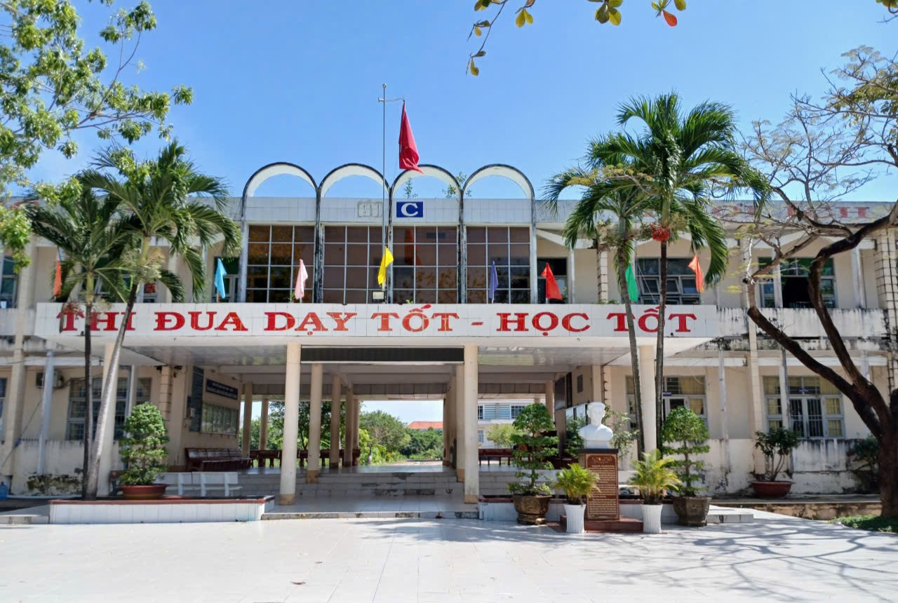Phụ huynh bức xúc vì nhà trường chậm mua BHYT cho học sinh- Ảnh 1. Phụ huynh bức xúc vì nhà trường chậm mua BHYT cho học sinh- Ảnh 1.