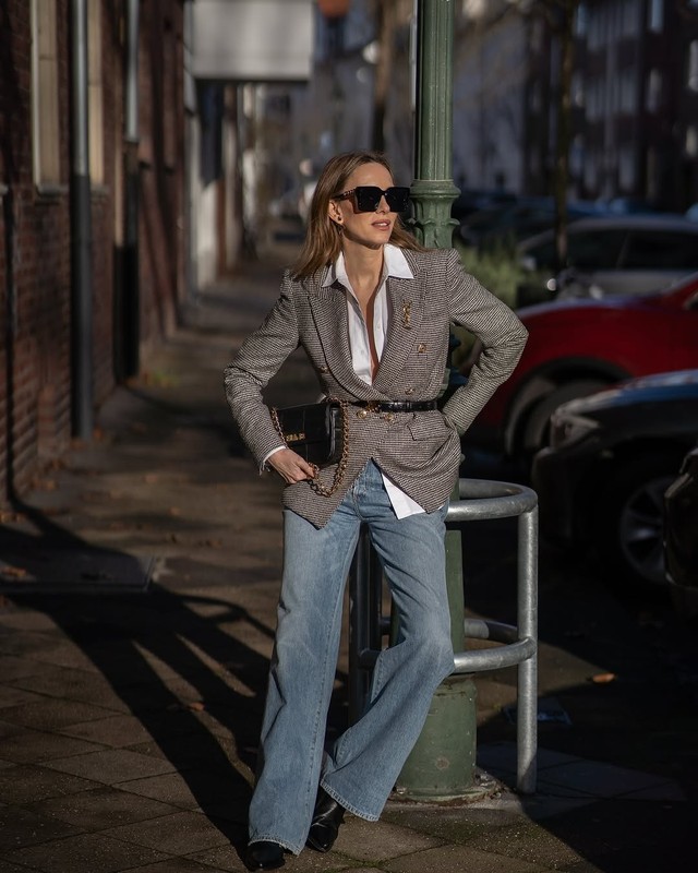 Quần jeans ống đứng là xu hướng thời trang đường phố đẹp nhất mùa này- Ảnh 1. Quần jeans ống đứng là xu hướng thời trang đường phố đẹp nhất mùa này- Ảnh 1.