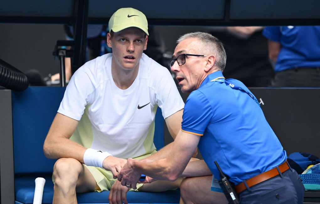 Sinner cần chăm sóc y tế để tiến vào tứ kết Australian Open - 1 Sinner cần chăm sóc y tế để tiến vào tứ kết Australian Open - 1