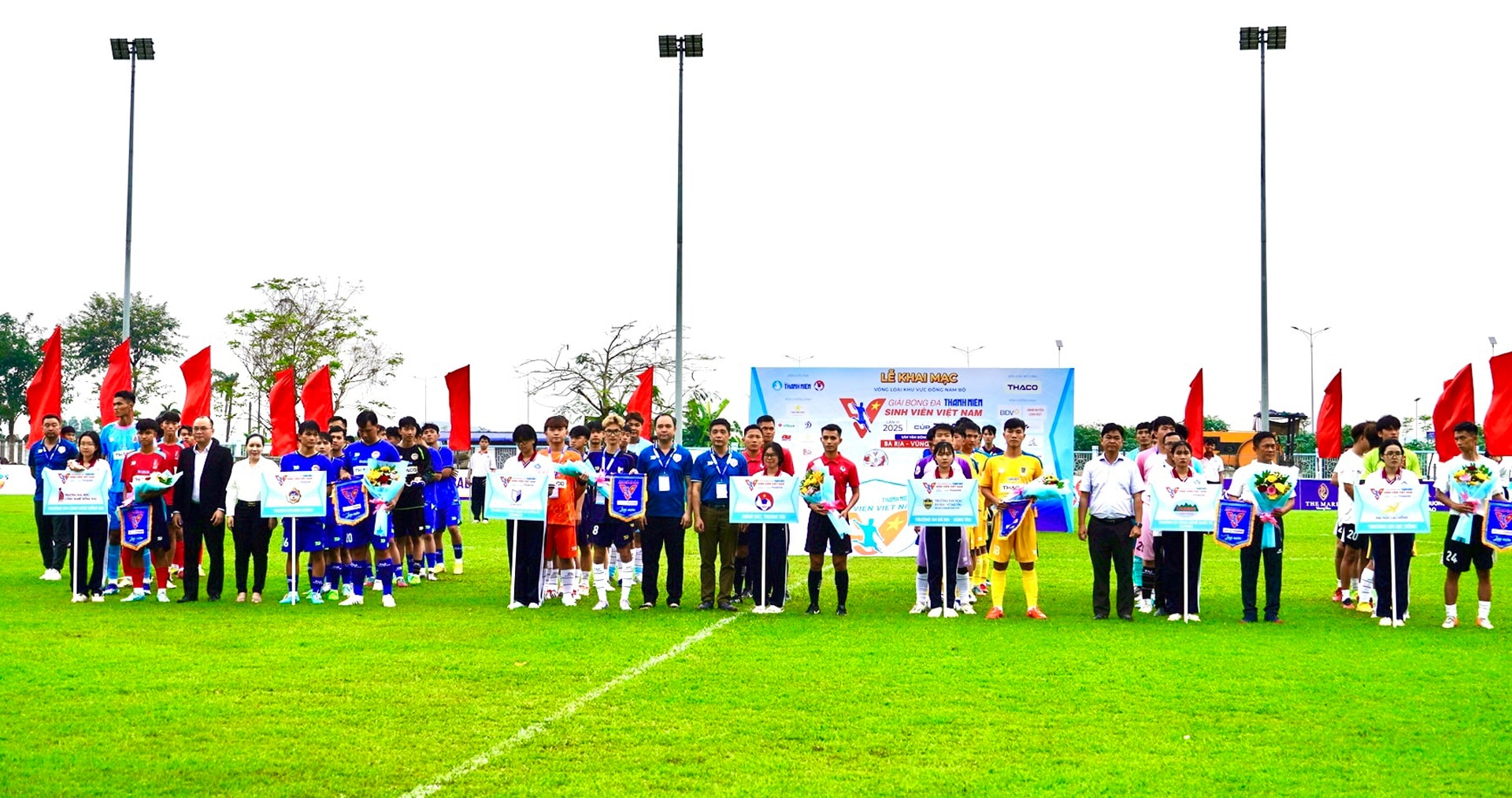 6 đội bóng tham gia tranh tài giải TNSV THACO Cup 2025 tại khu vực Đông Nam Bộ 1