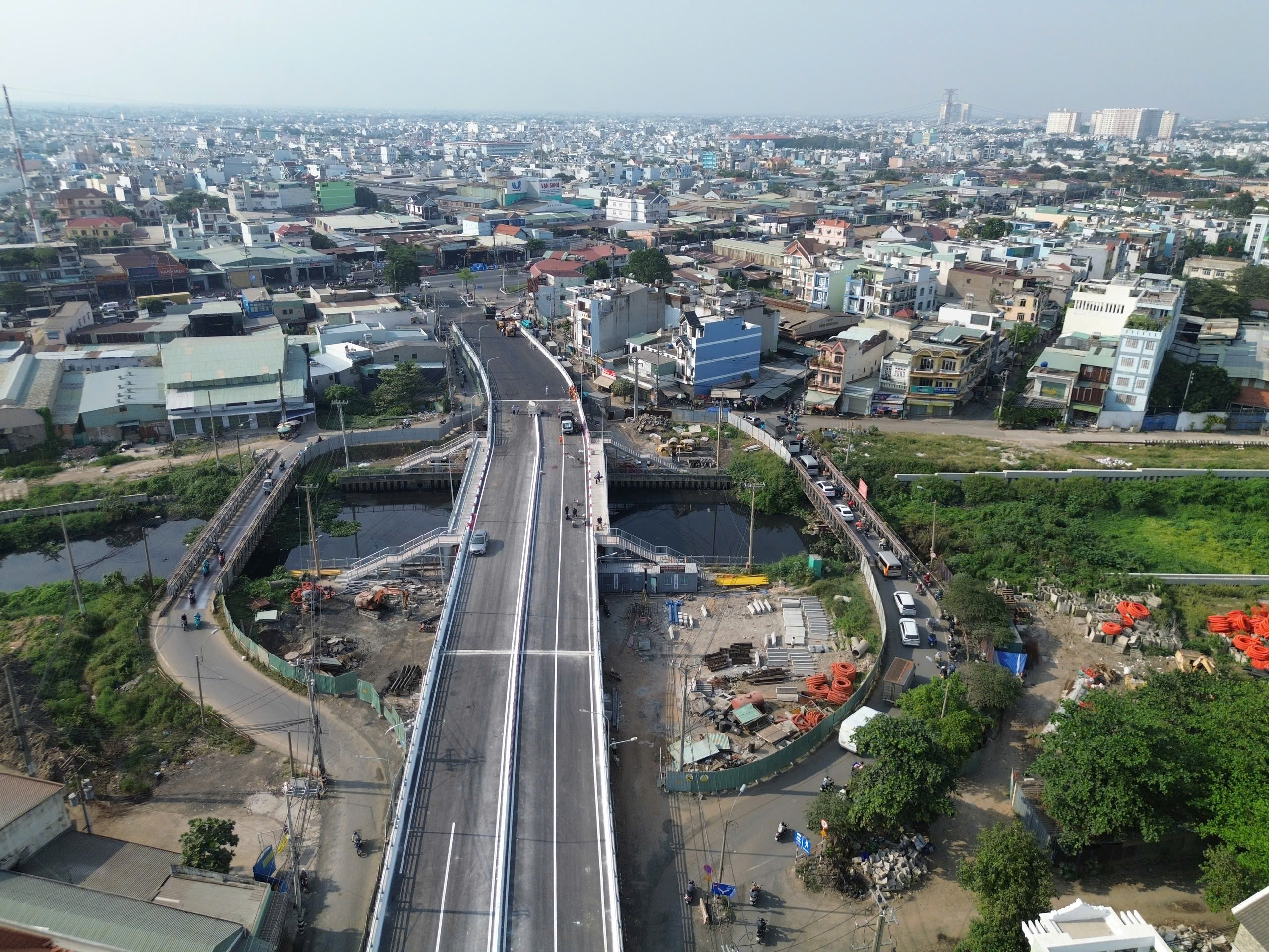 TP HCM: Thông xe cầu Tân Kỳ Tân Quý - Ảnh 1. TP HCM: Thông xe cầu Tân Kỳ Tân Quý - Ảnh 1.