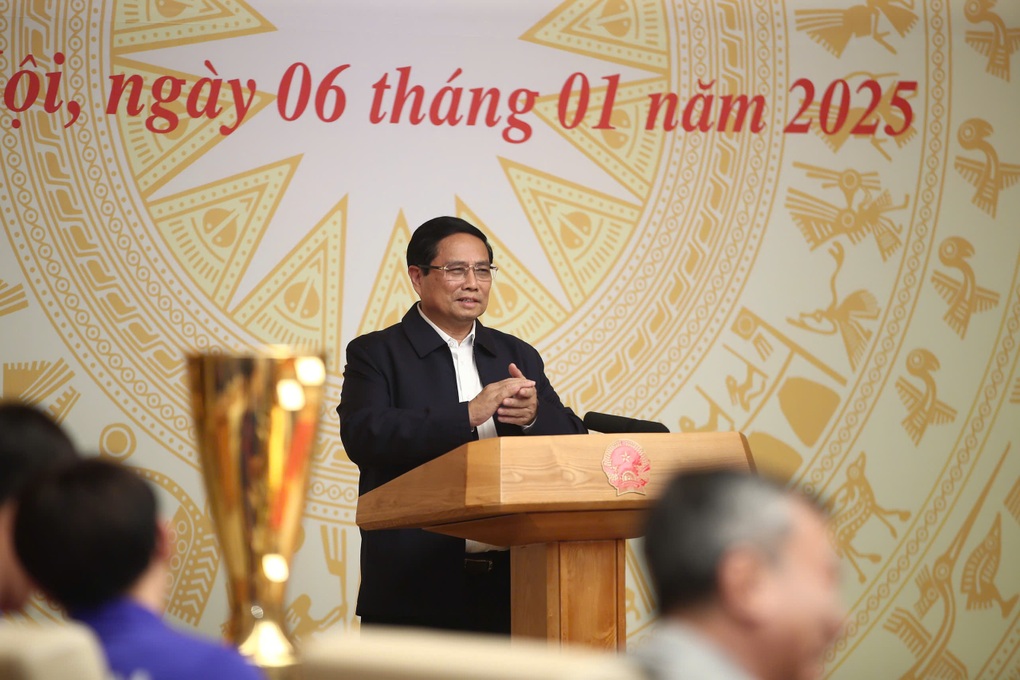 Thủ tướng chia sẻ cảm xúc dịu dàng và êm ái trong trận thắng của Việt Nam - 1