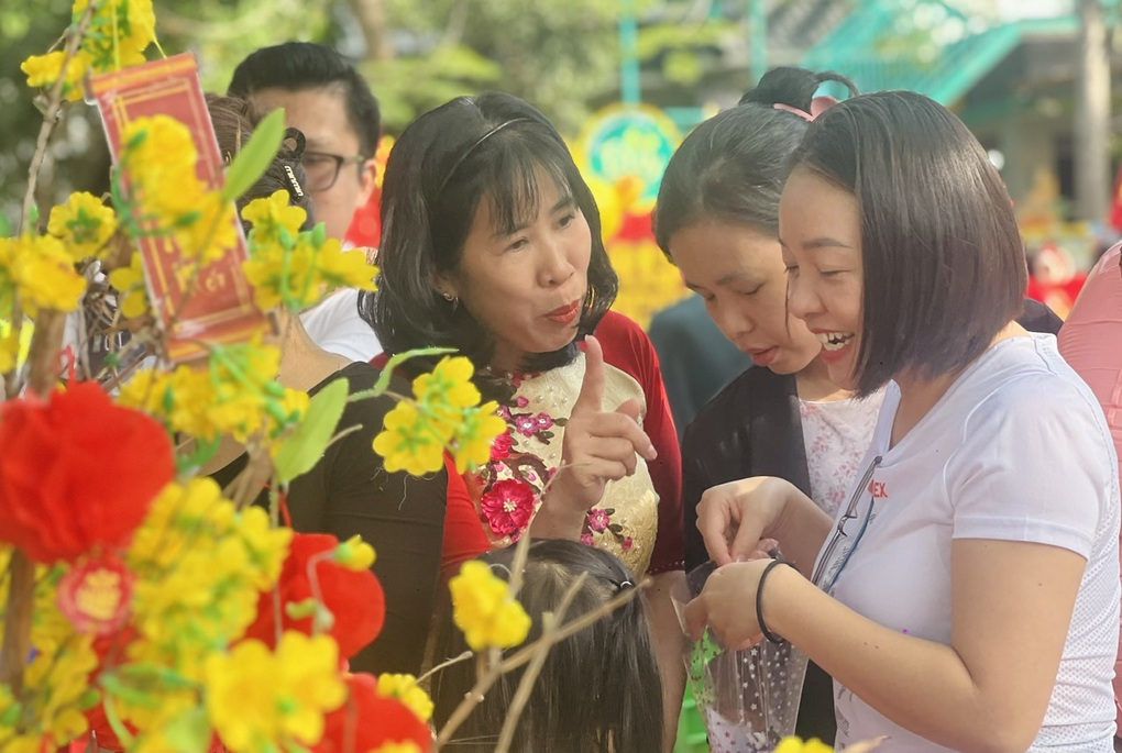 Thưởng Tết ngành giáo dục TPHCM: Người 0 đồng, người hơn 100 triệu - 1 Thưởng Tết ngành giáo dục TPHCM: Người 0 đồng, người hơn 100 triệu - 1