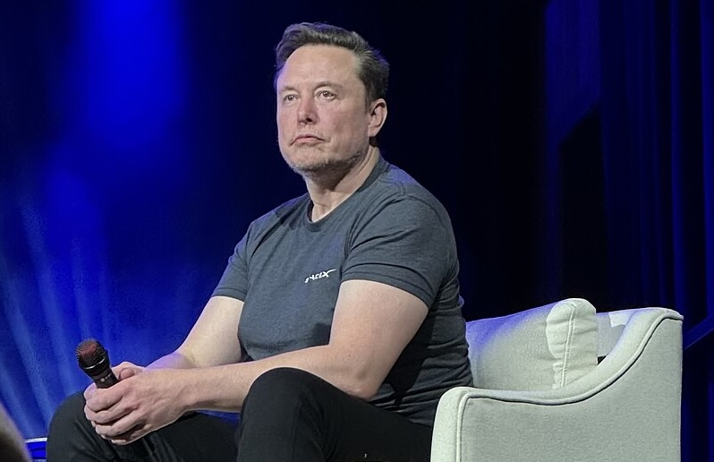 ty phu musk bi to can thiep vao bau cu duc vi ca ngoi dang cuc huu hinh 1