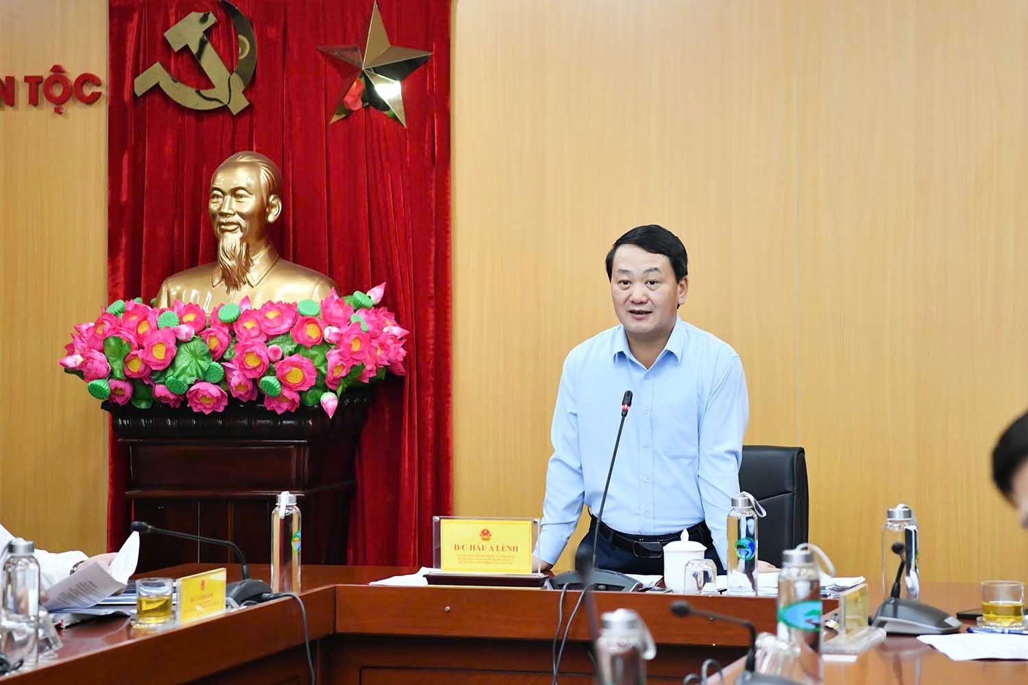 Bộ trưởng, Chủ nhiệm Hầu A Lềnh chủ trì Hội nghị Bộ trưởng, Chủ nhiệm Hầu A Lềnh chủ trì Hội nghị