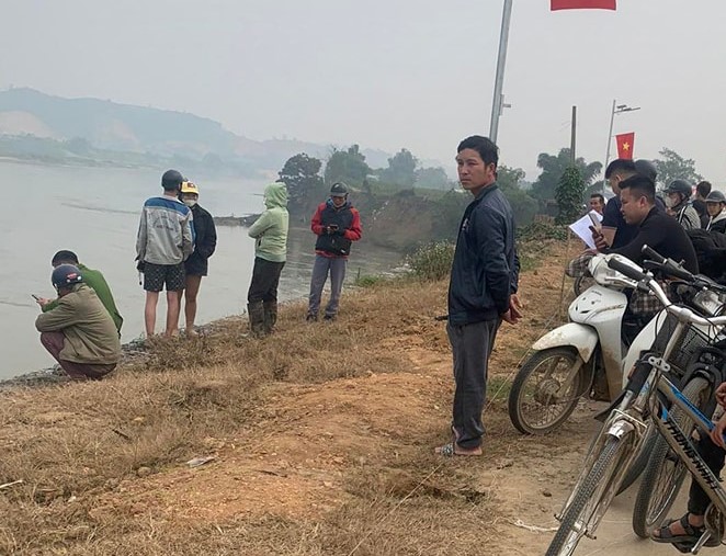 Vợ tử vong, chồng mất tích sau khi thuyền đánh cá bị lật- Ảnh 1. Vợ tử vong, chồng mất tích sau khi thuyền đánh cá bị lật- Ảnh 1.