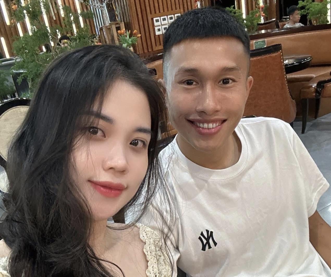 Người không phổi Doãn Ngọc Tân: Tuổi thơ khó khăn và chuyện tình qua mạng - 3 Người không phổi Doãn Ngọc Tân: Tuổi thơ khó khăn và chuyện tình qua mạng - 3