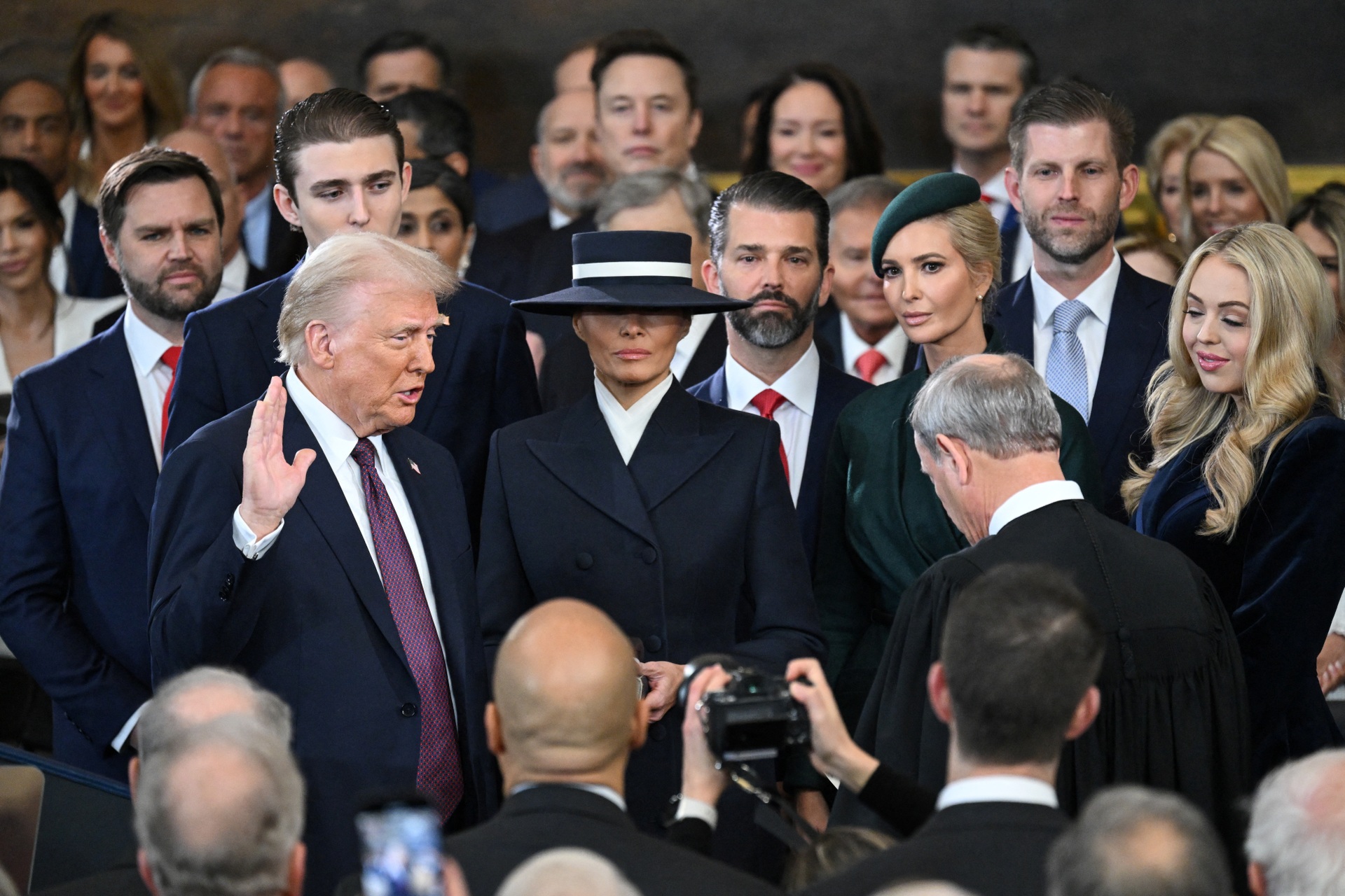 Những hình ảnh ấn tượng trong lễ nhậm chức lần thứ 2 của ông Trump - 6 Những hình ảnh ấn tượng trong lễ nhậm chức lần thứ 2 của ông Trump - 6