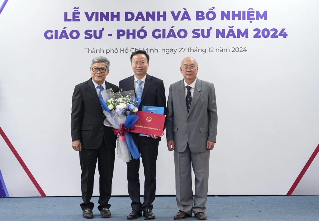 Thủ khoa tốt nghiệp trở thành phó giáo sư trẻ nhất Trường Bách khoa TPHCM - 2 Thủ khoa tốt nghiệp trở thành phó giáo sư trẻ nhất Trường Bách khoa TPHCM - 2