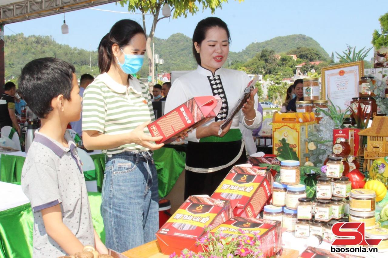 Giữ gìn, phát huy giá trị văn hóa trong sản phẩm OCOP Giữ gìn, phát huy giá trị văn hóa trong sản phẩm OCOP
