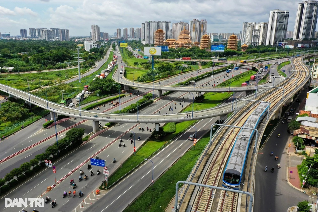 Chủ tịch TPHCM nói về việc Vingroup muốn đầu tư metro tới Cần Giờ - 4 Chủ tịch TPHCM nói về việc Vingroup muốn đầu tư metro tới Cần Giờ - 4