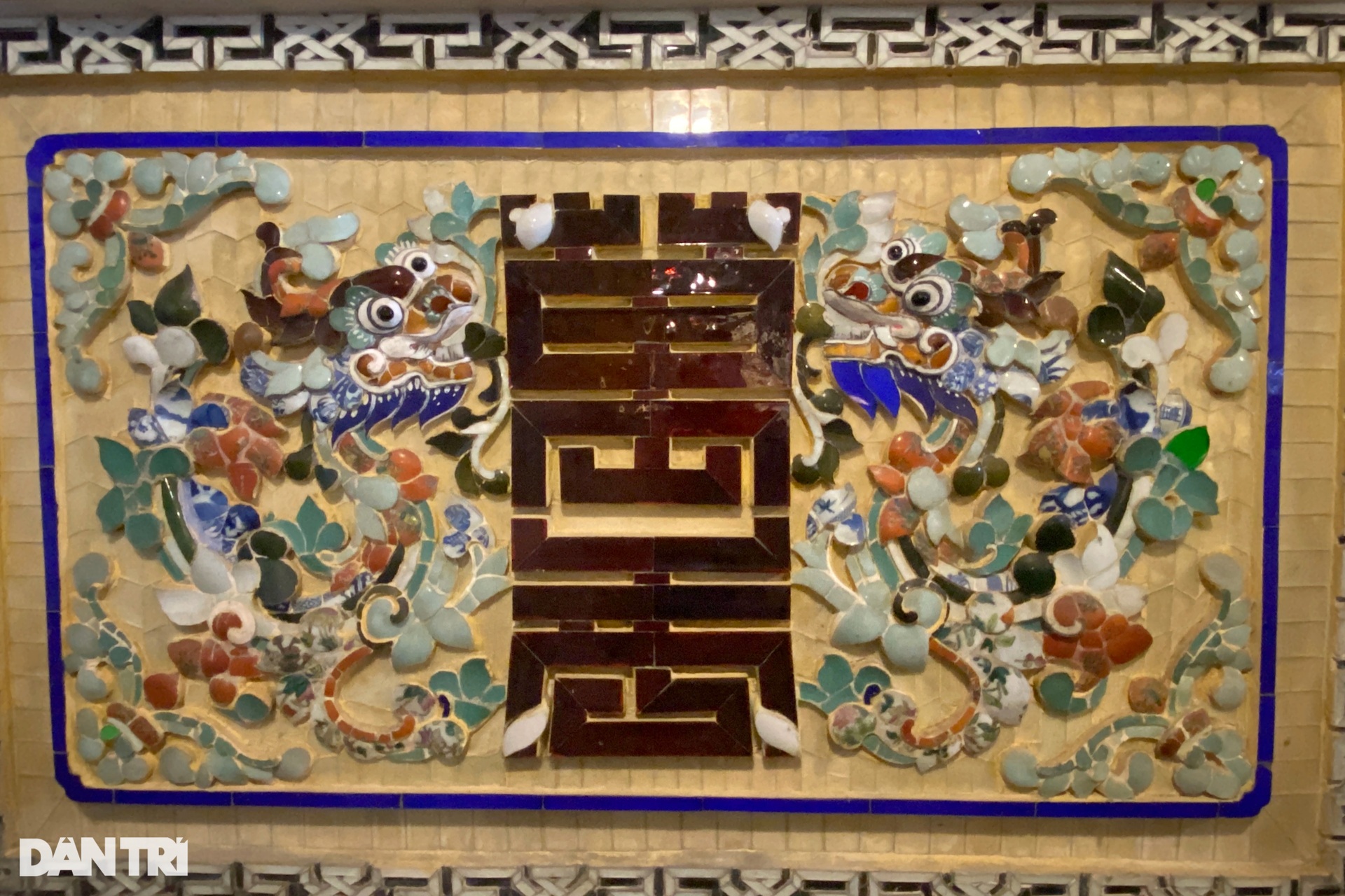 Vẻ tráng lệ bên trong lăng vua Khải Định - 8 Vẻ tráng lệ bên trong lăng vua Khải Định - 8
