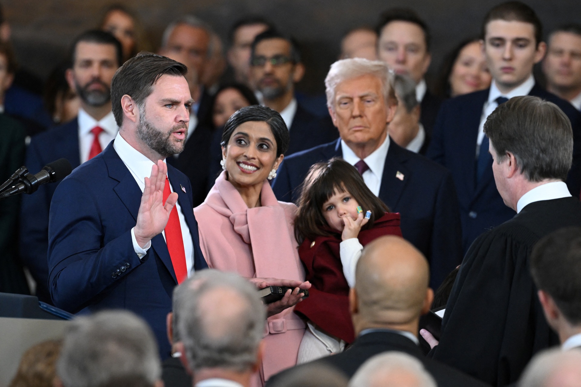Những hình ảnh ấn tượng trong lễ nhậm chức lần thứ 2 của ông Trump - 7 Những hình ảnh ấn tượng trong lễ nhậm chức lần thứ 2 của ông Trump - 7