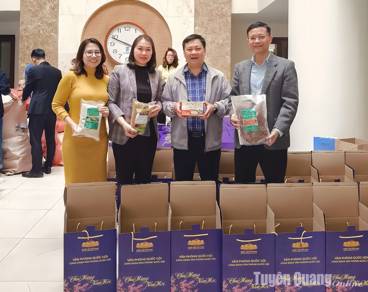 Năm thứ 3 liên tiếp sản phẩm OCOP Tuyên Quang được Văn phòng Quốc hội chọn làm quà Tết