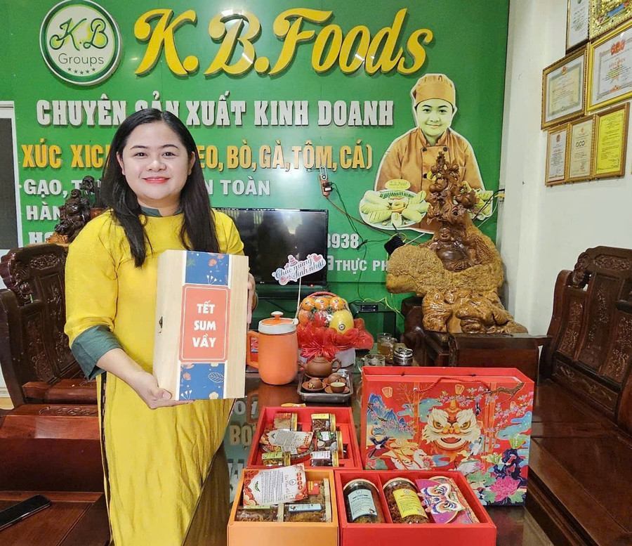 Những giỏ quà Tết với nhiều sản phẩm OCOP của Gia Lai. Ảnh: Đồng Lai nhung-gio-qua-tet-mang-dam-huong-vi-tay-nguyen-duoc-che-bien-tu-cac-san-pham-ocop-doc-dao-chi-co-tai-gia-lai-anh-dong-lai.jpg
