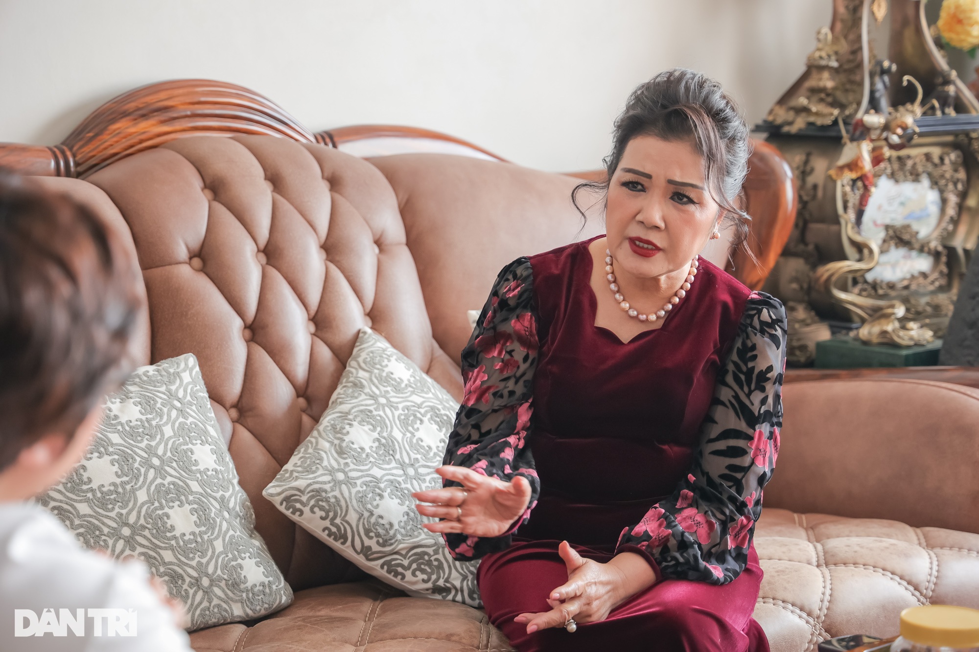 NSND Lệ Ngọc nhận mình khó tính, kể chuyện rể Tây mê văn hóa Việt - 1 NSND Lệ Ngọc nhận mình khó tính, kể chuyện rể Tây mê văn hóa Việt - 1