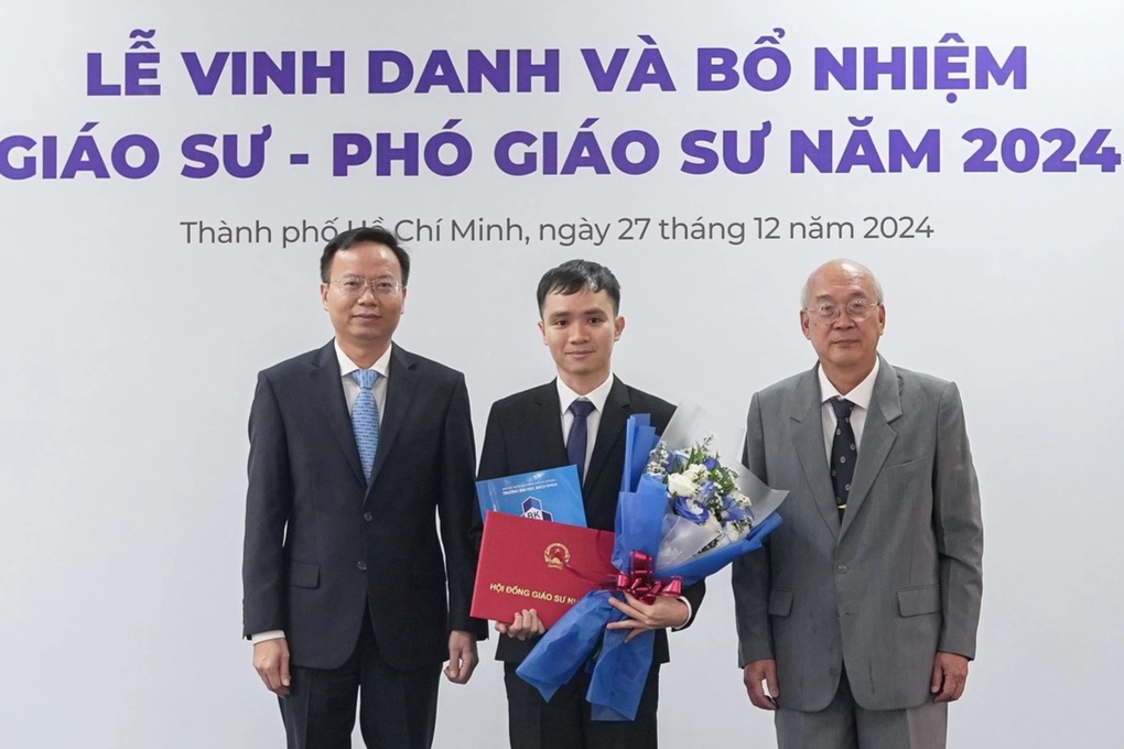 Thủ khoa tốt nghiệp trở thành phó giáo sư trẻ nhất Trường Bách khoa TPHCM - 1 Thủ khoa tốt nghiệp trở thành phó giáo sư trẻ nhất Trường Bách khoa TPHCM - 1